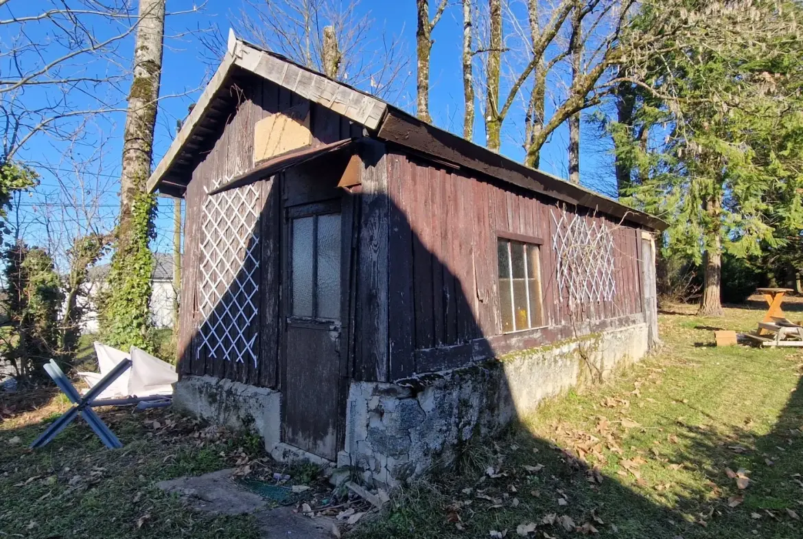 Charmante maison en pierre avec grand jardin à Lubersac, proche commodités 