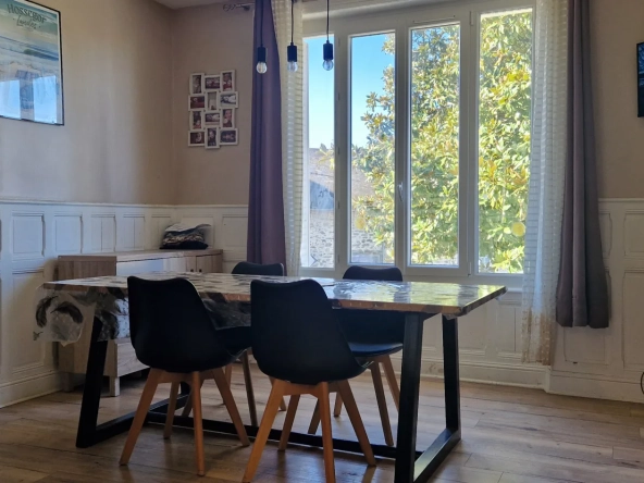 Charmante maison en pierre avec grand jardin à Lubersac, proche commodités