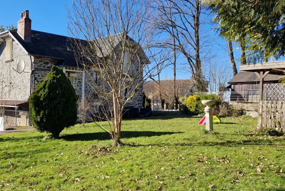 Charmante maison en pierre avec grand jardin à Lubersac, proche commodités 