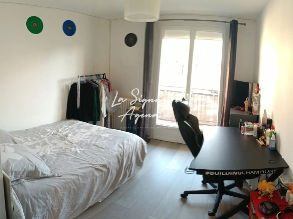 Appartement lumineux de 82m² avec balcon et parking au centre d'Agen 