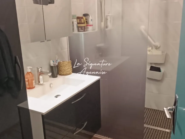 Appartement lumineux de 82m² avec balcon et parking au centre d'Agen 