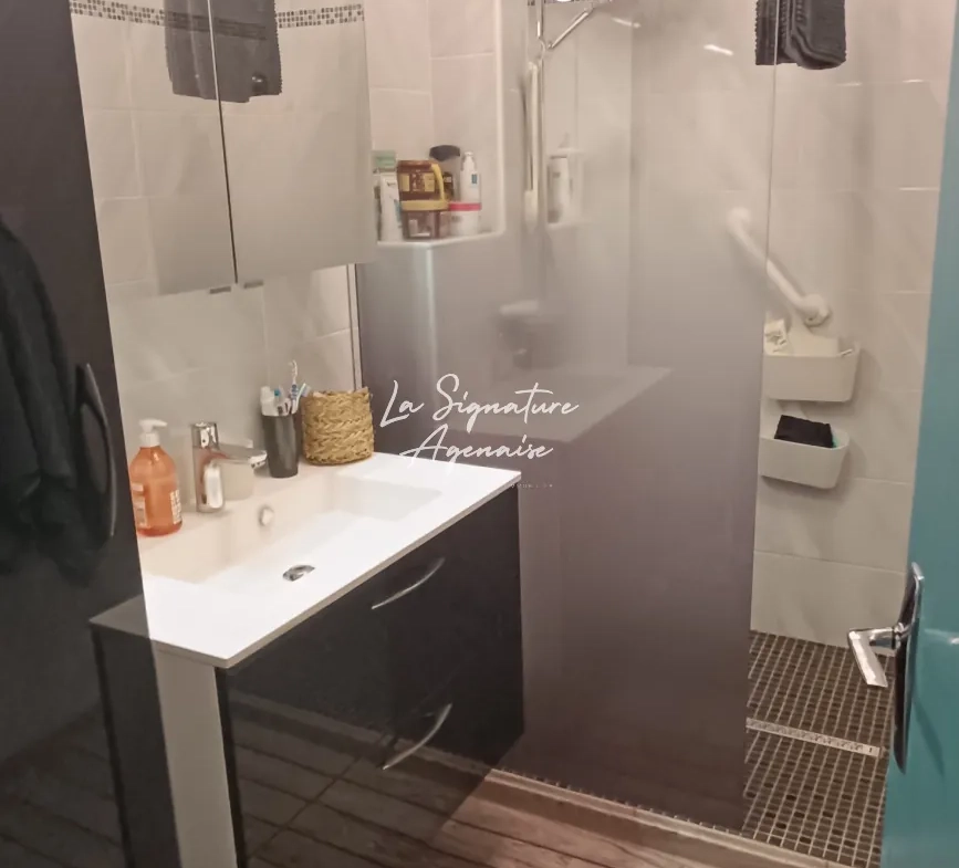 Appartement lumineux de 82m² avec balcon et parking au centre d'Agen 
