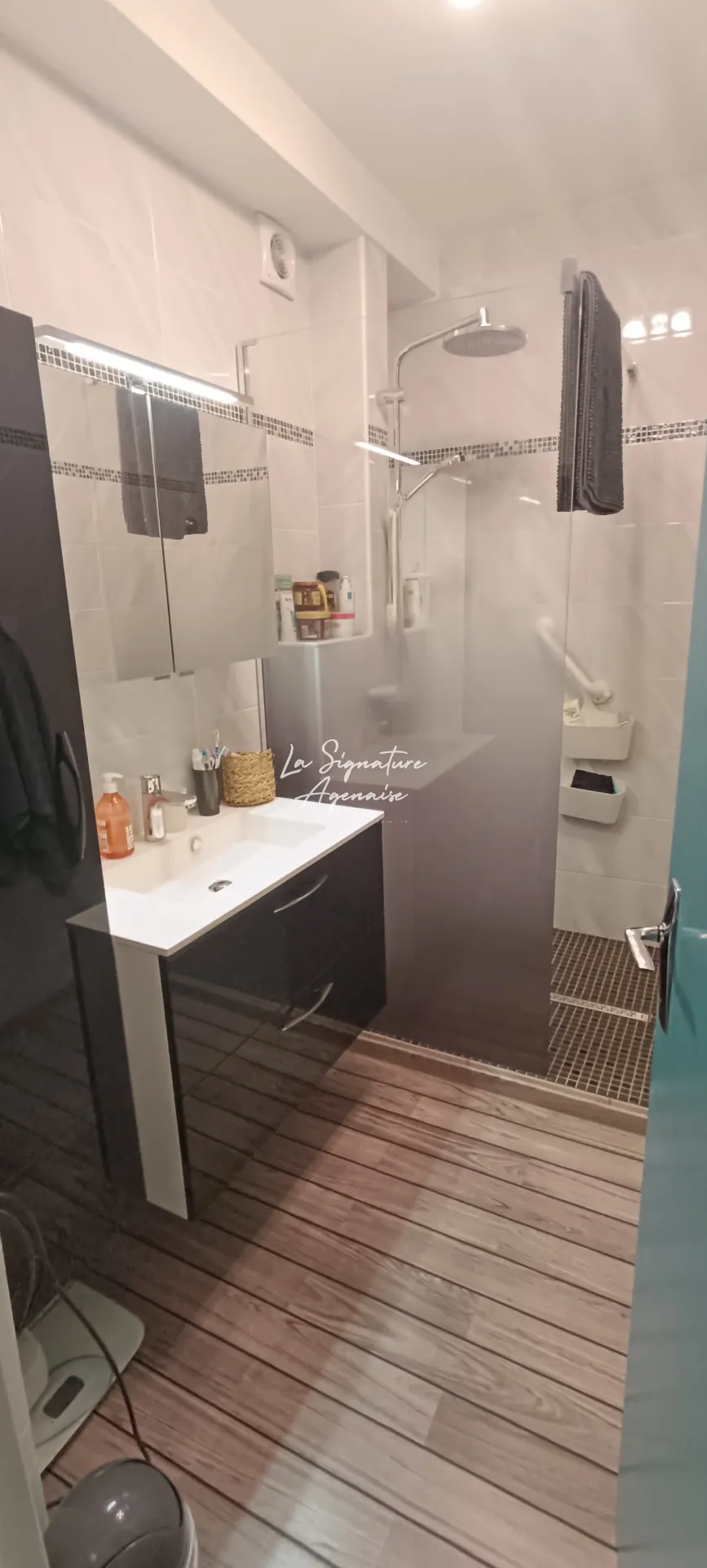 Appartement lumineux de 82m² avec balcon et parking au centre d'Agen 