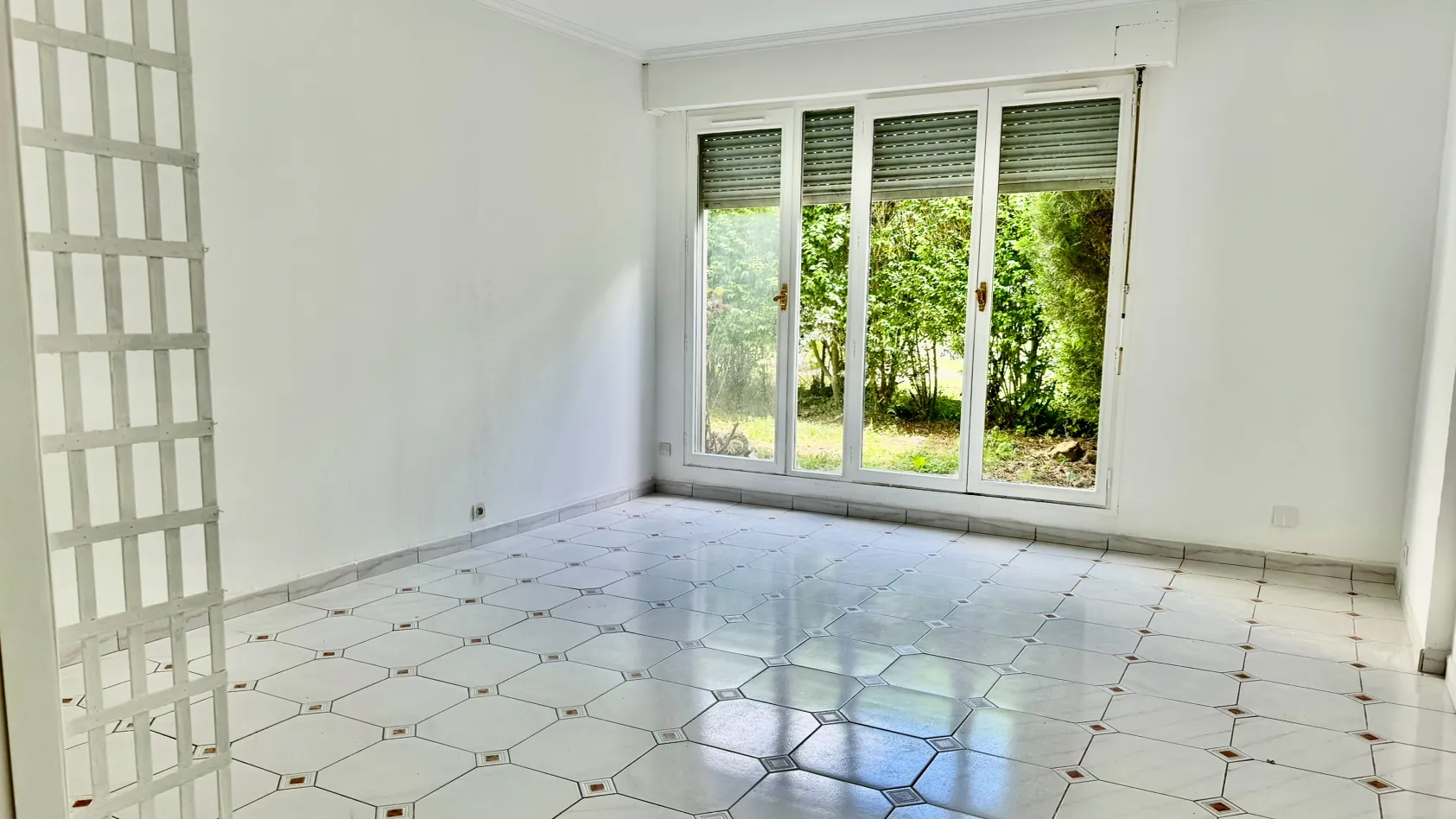 Appartement 3 pièces lumineux de 63 m² à Trappes avec jardin et parking 