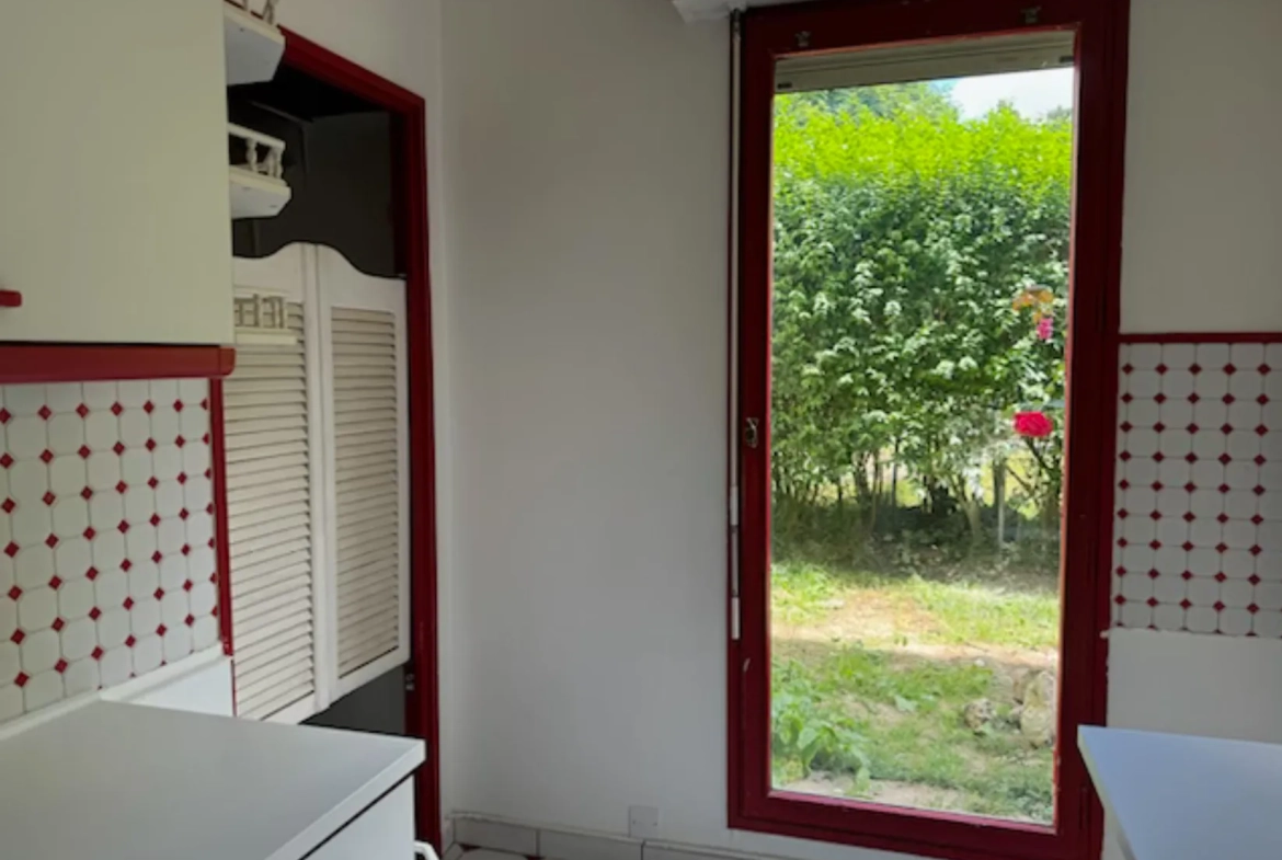Appartement 3 pièces lumineux de 63 m² à Trappes avec jardin et parking 
