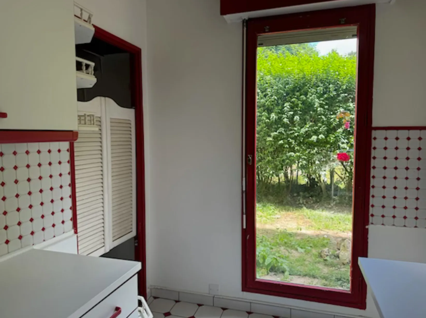 Appartement 3 pièces lumineux de 63 m² à Trappes avec jardin et parking 