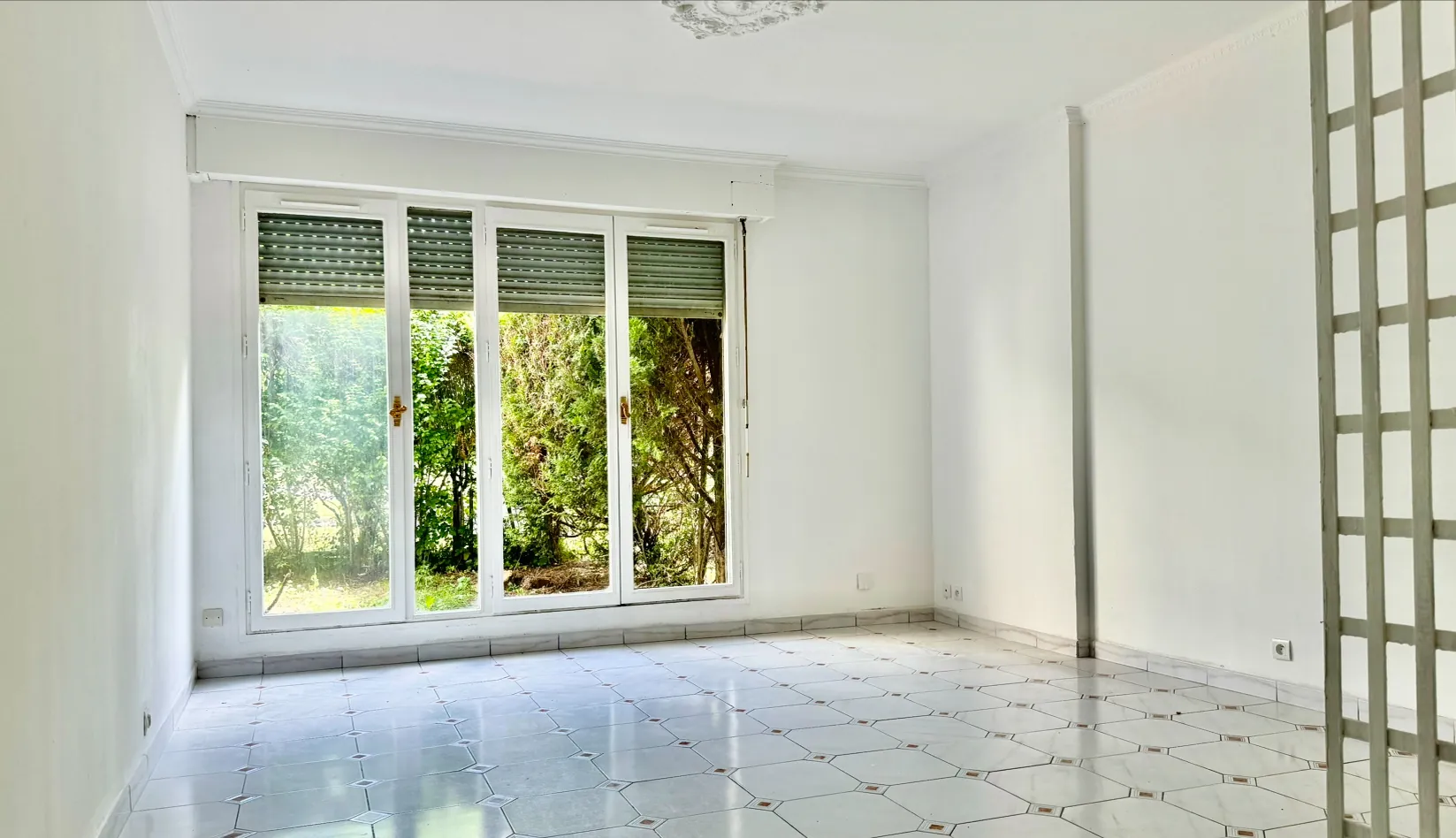 Appartement 3 pièces lumineux de 63 m² à Trappes avec jardin et parking 