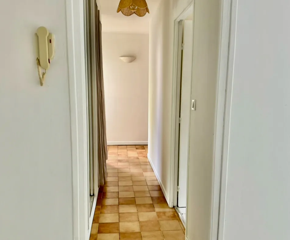 Appartement 3 pièces lumineux de 63 m² à Trappes avec jardin et parking 