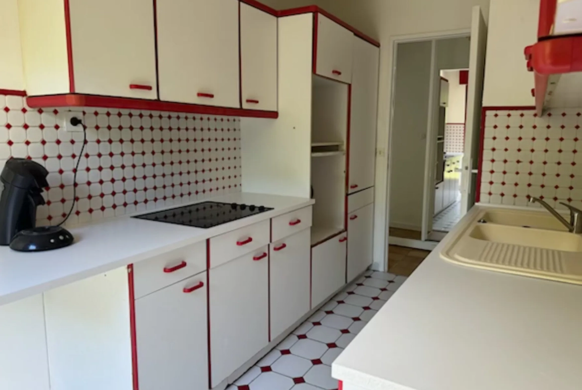 Appartement 3 pièces lumineux de 63 m² à Trappes avec jardin et parking 