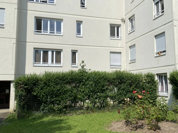 Appartement 3 pièces lumineux de 63 m² à Trappes avec jardin et parking