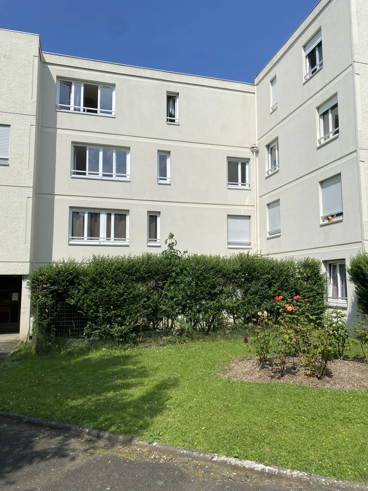 Appartement 3 pièces lumineux de 63 m² à Trappes avec jardin et parking 