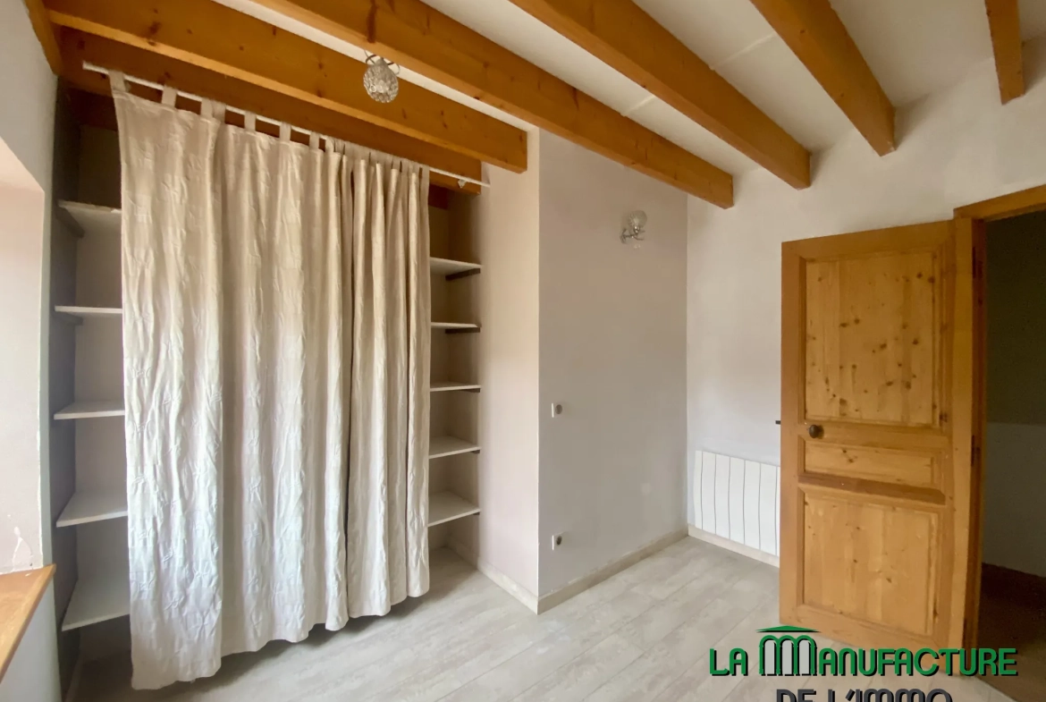 Maison individuelle à Bussy Albieux avec dépendances et terrain clos - Résidence calme 