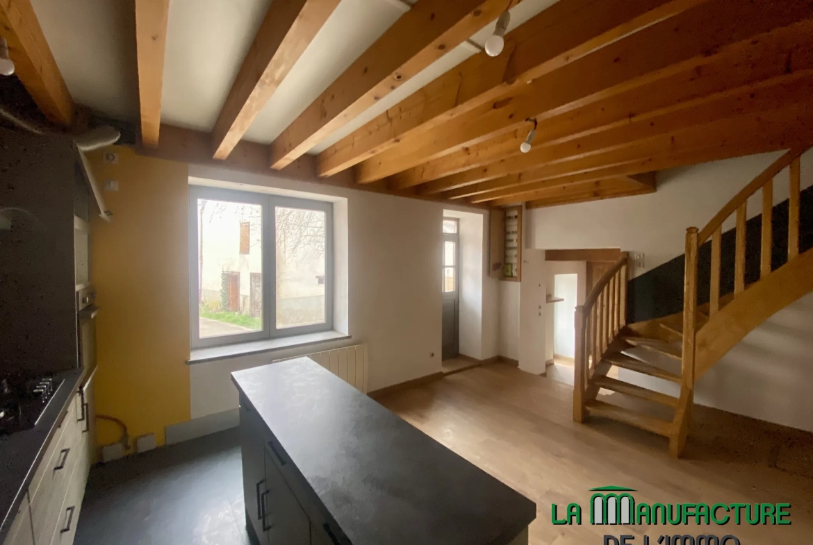 Maison individuelle à Bussy Albieux avec dépendances et terrain clos - Résidence calme 
