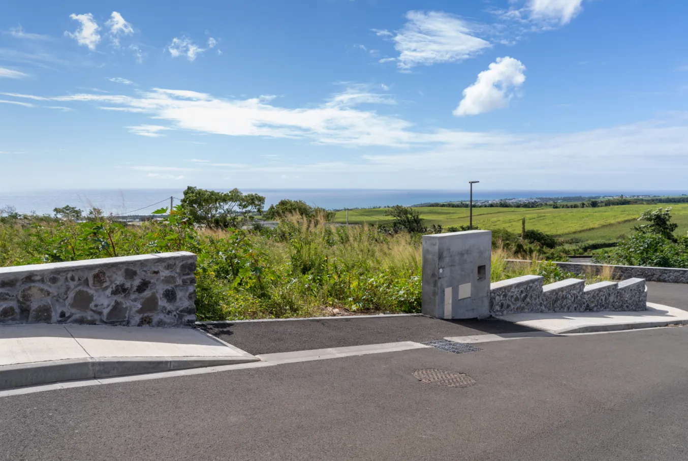 Terrain constructible de 298 m² à Sainte-Marie proche Beauséjour 