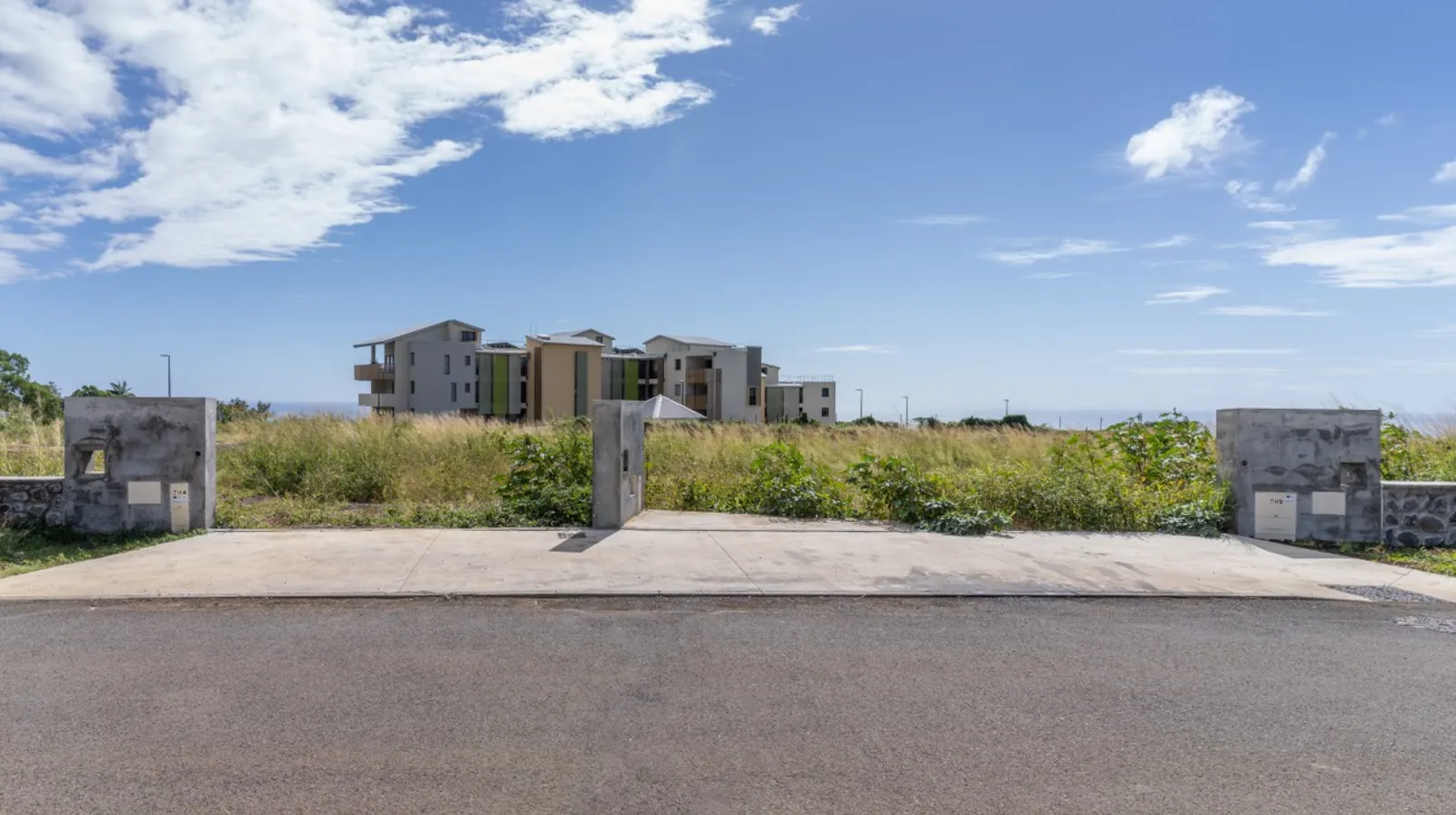 Terrain constructible de 298 m² à Sainte-Marie proche Beauséjour 