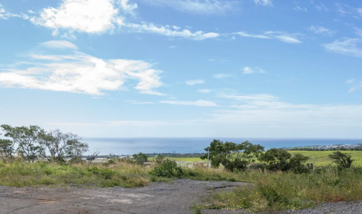 Terrain constructible de 298 m² à Sainte-Marie proche Beauséjour 