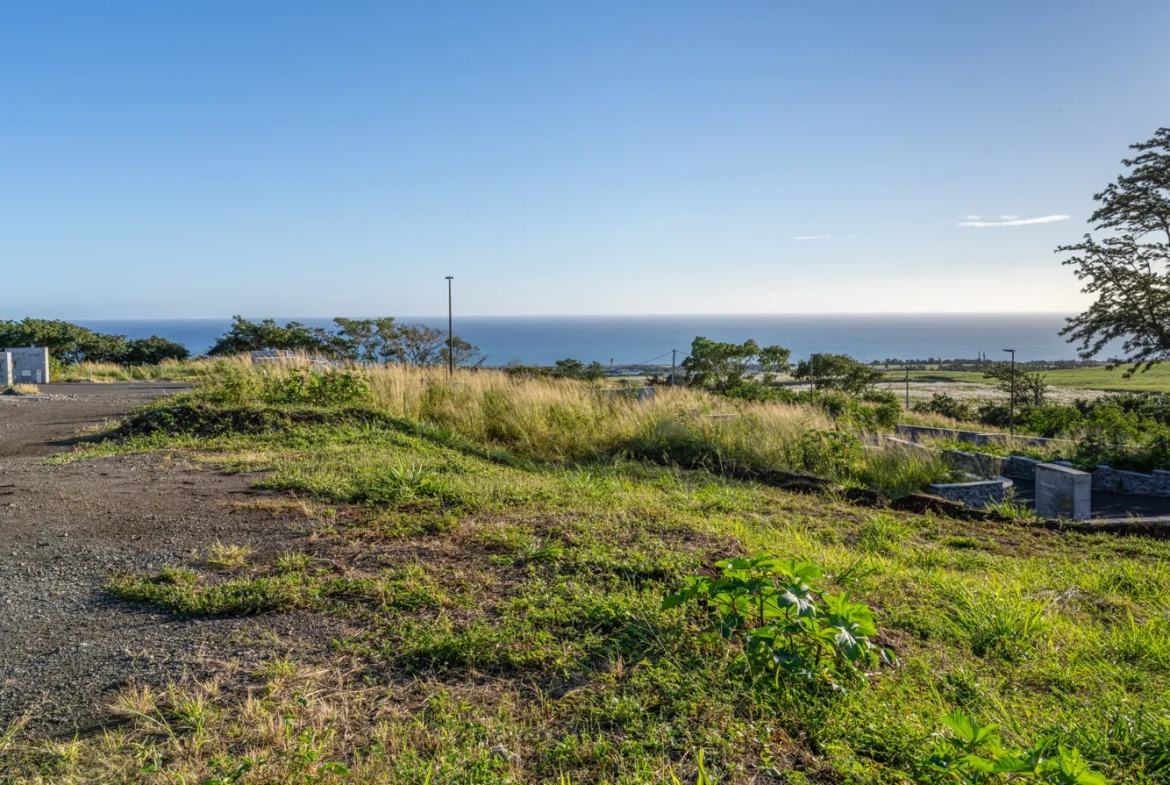 Terrain constructible de 298 m² à Sainte-Marie proche Beauséjour 