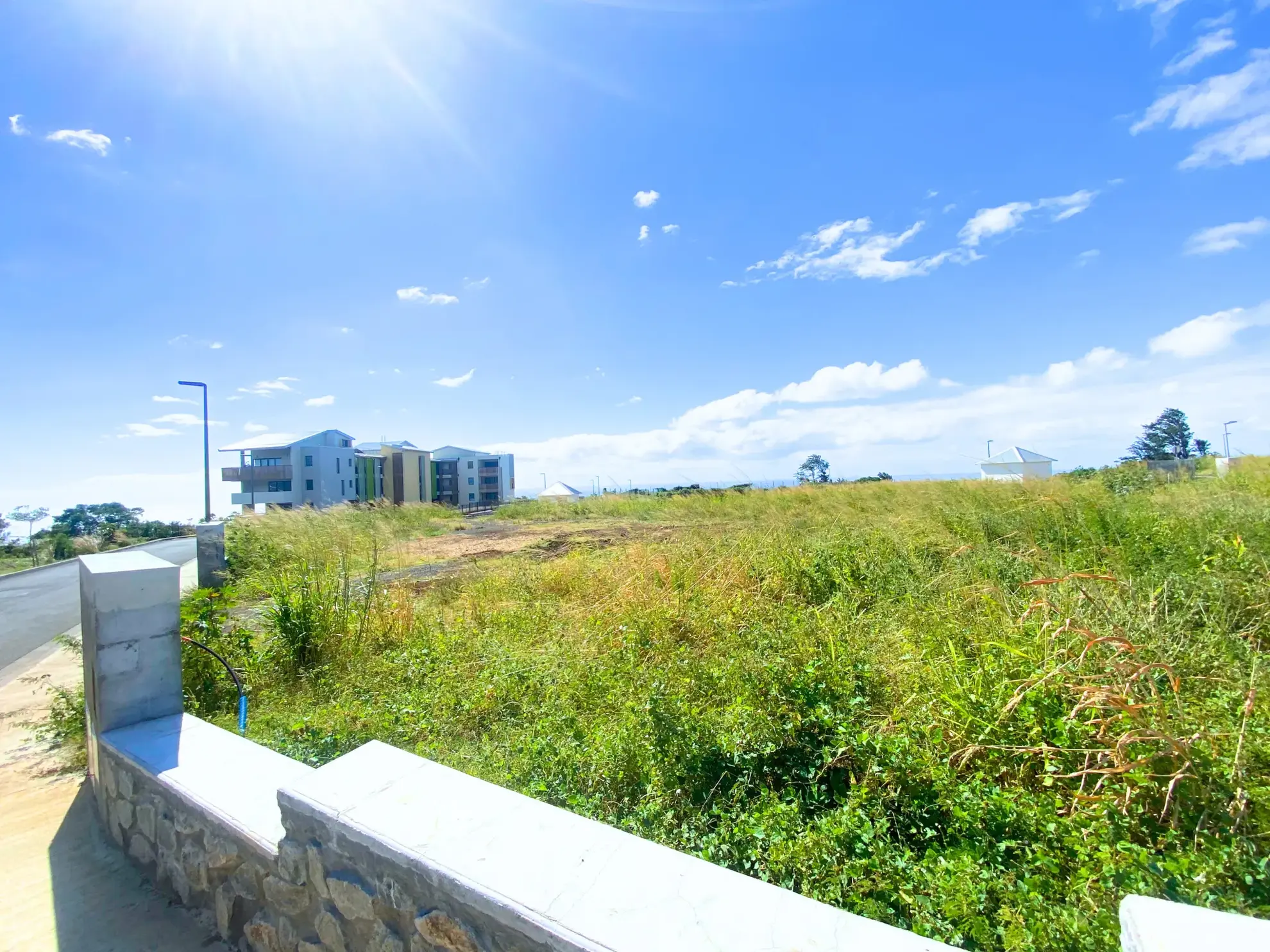 Terrain constructible de 298 m² à Sainte-Marie proche Beauséjour 