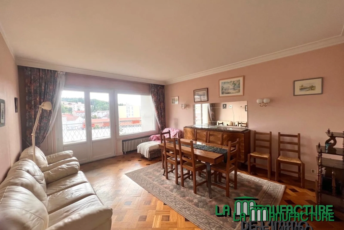 Appartement F5 lumineux avec balcons, cave et garage à Saint-Étienne Montieau 
