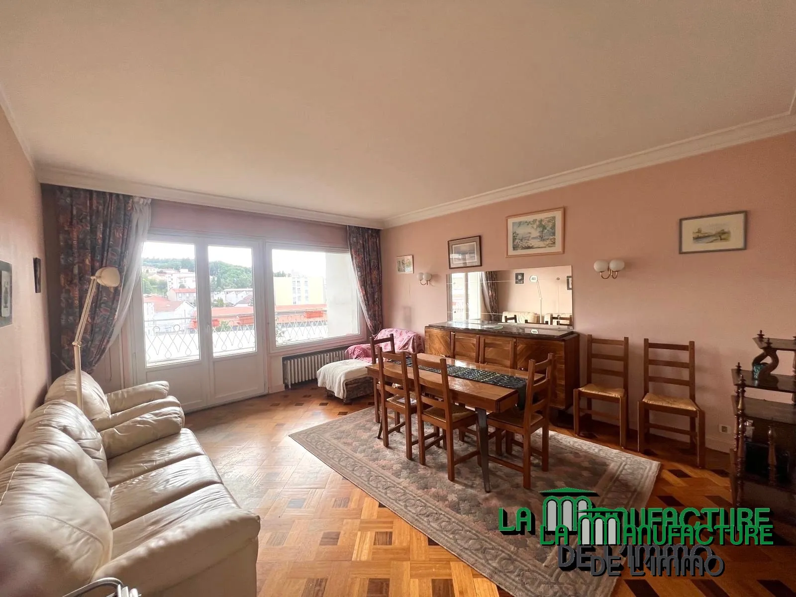 Appartement F5 lumineux avec balcons, cave et garage à Saint-Étienne Montieau 