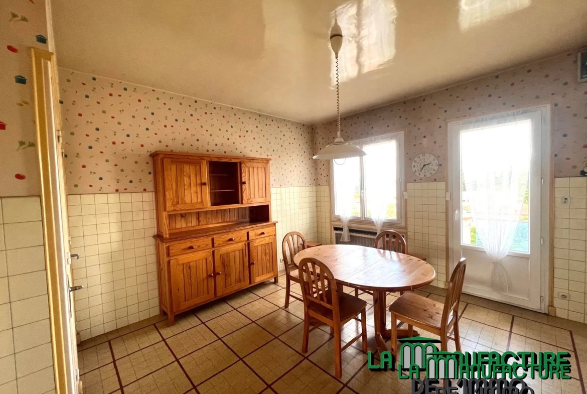 Appartement F5 lumineux avec balcons, cave et garage à Saint-Étienne Montieau 