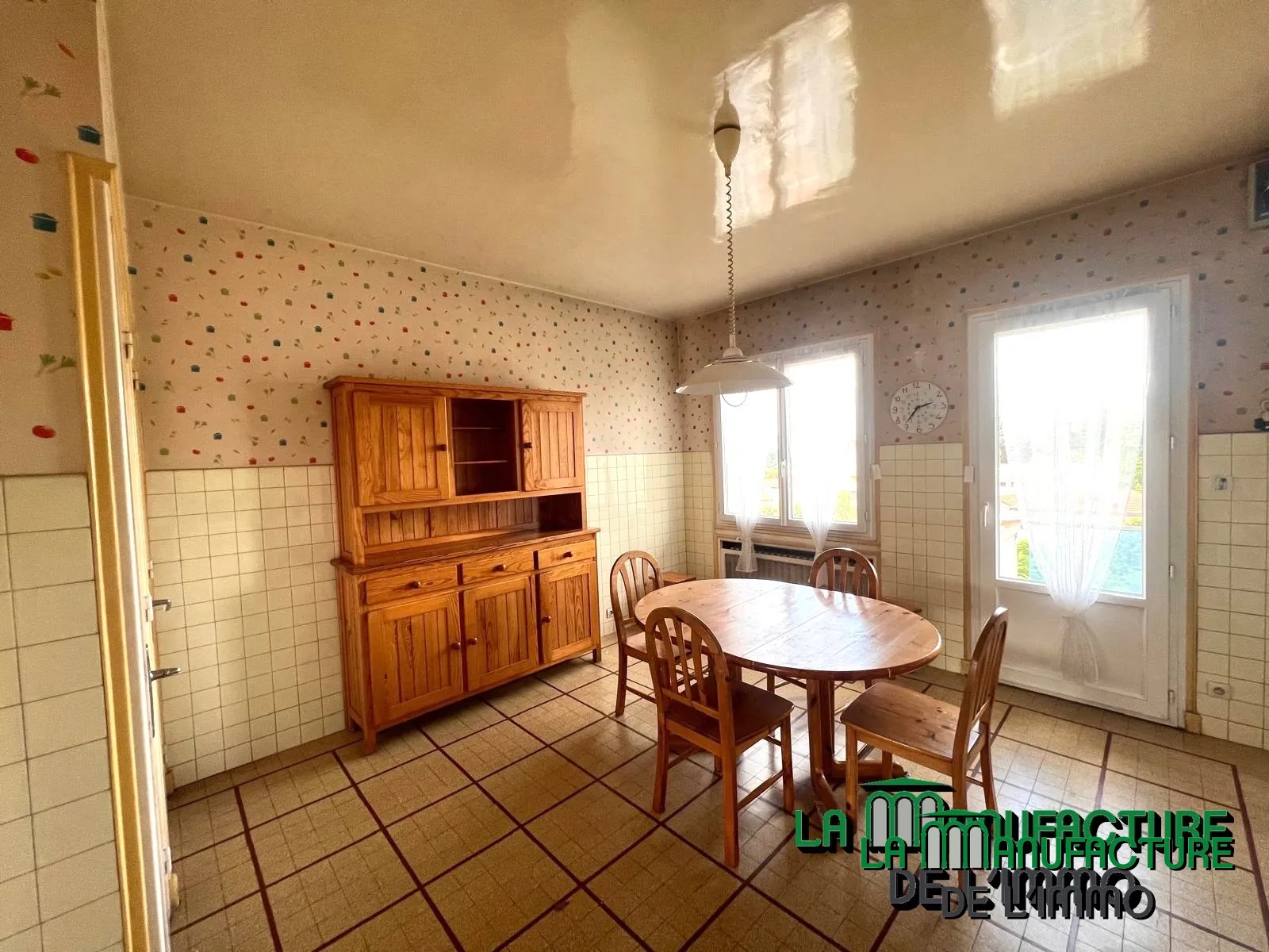 Appartement F5 lumineux avec balcons, cave et garage à Saint-Étienne Montieau 