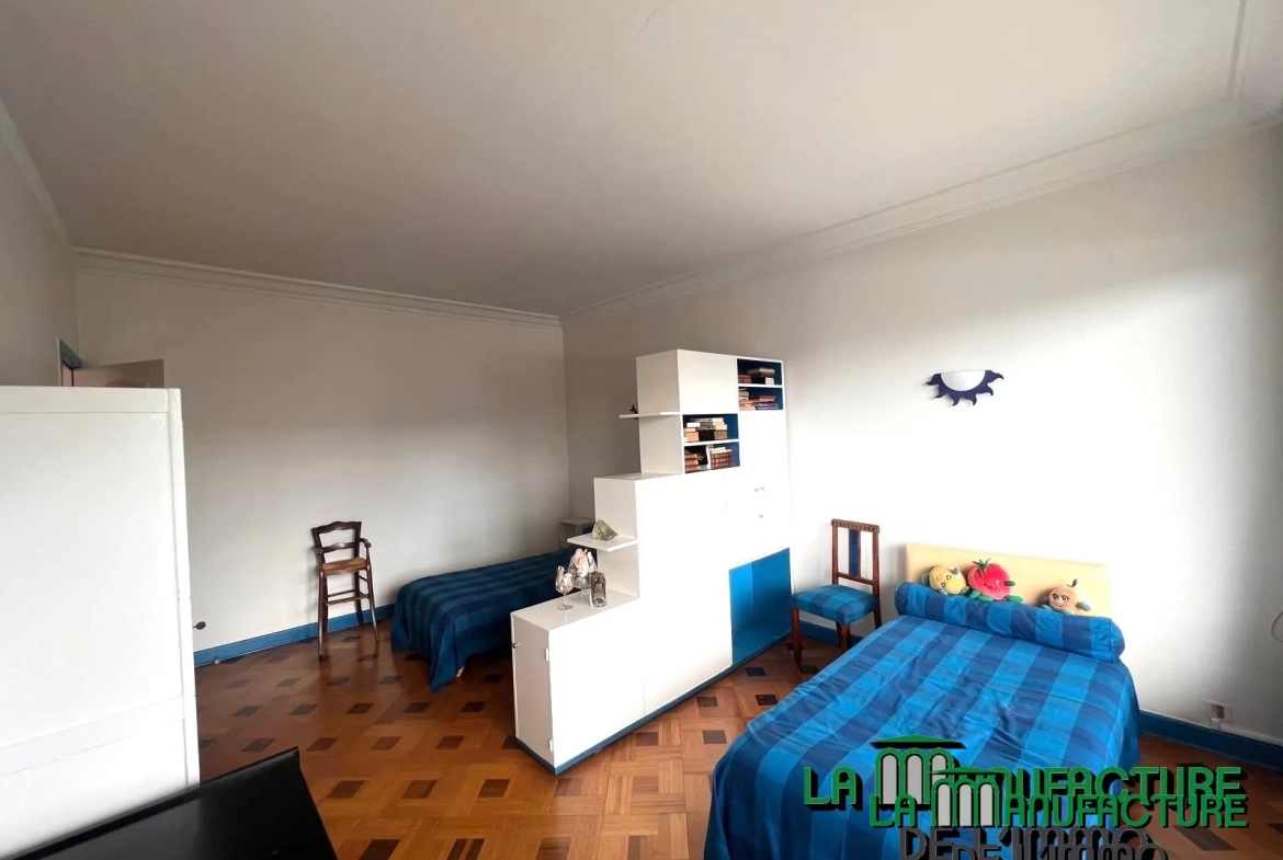 Appartement F5 lumineux avec balcons, cave et garage à Saint-Étienne Montieau 
