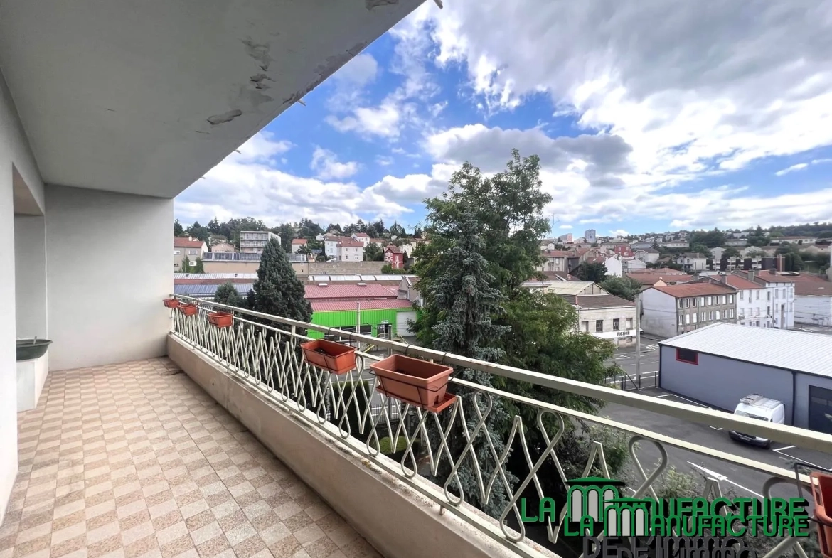 Appartement F5 lumineux avec balcons, cave et garage à Saint-Étienne Montieau 