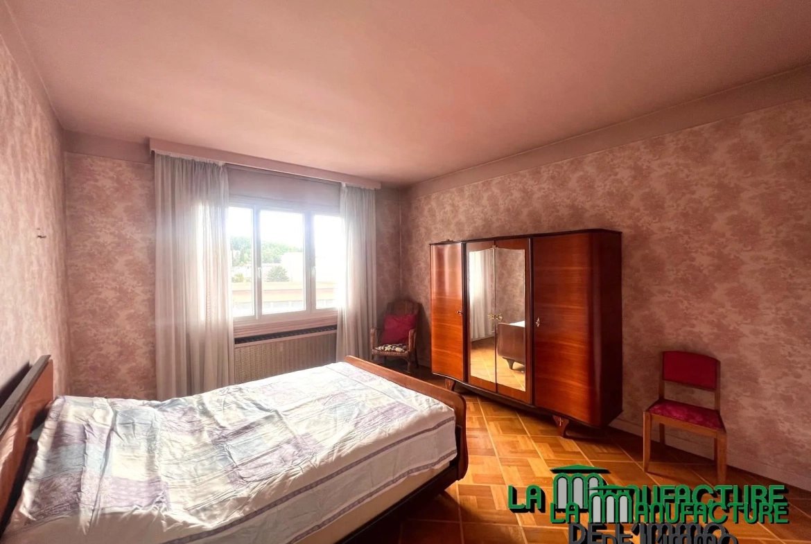 Appartement F5 lumineux avec balcons, cave et garage à Saint-Étienne Montieau 