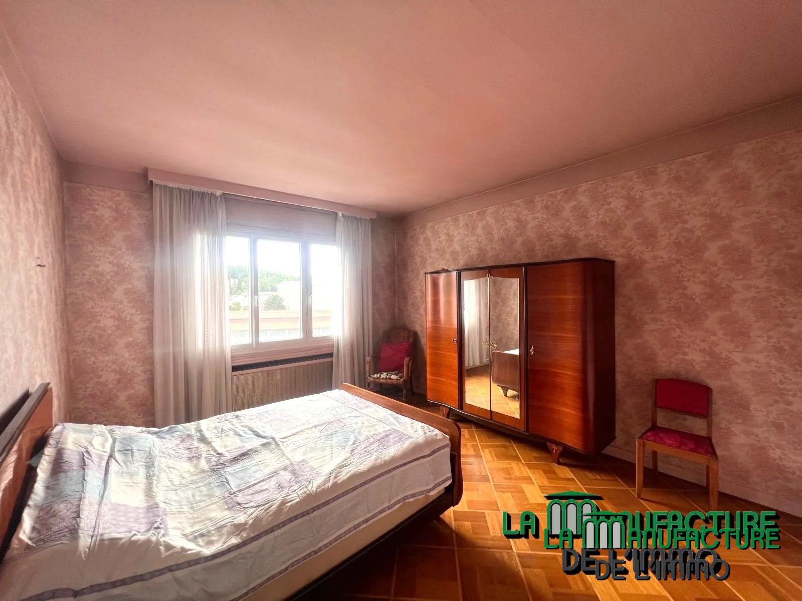 Appartement F5 lumineux avec balcons, cave et garage à Saint-Étienne Montieau 