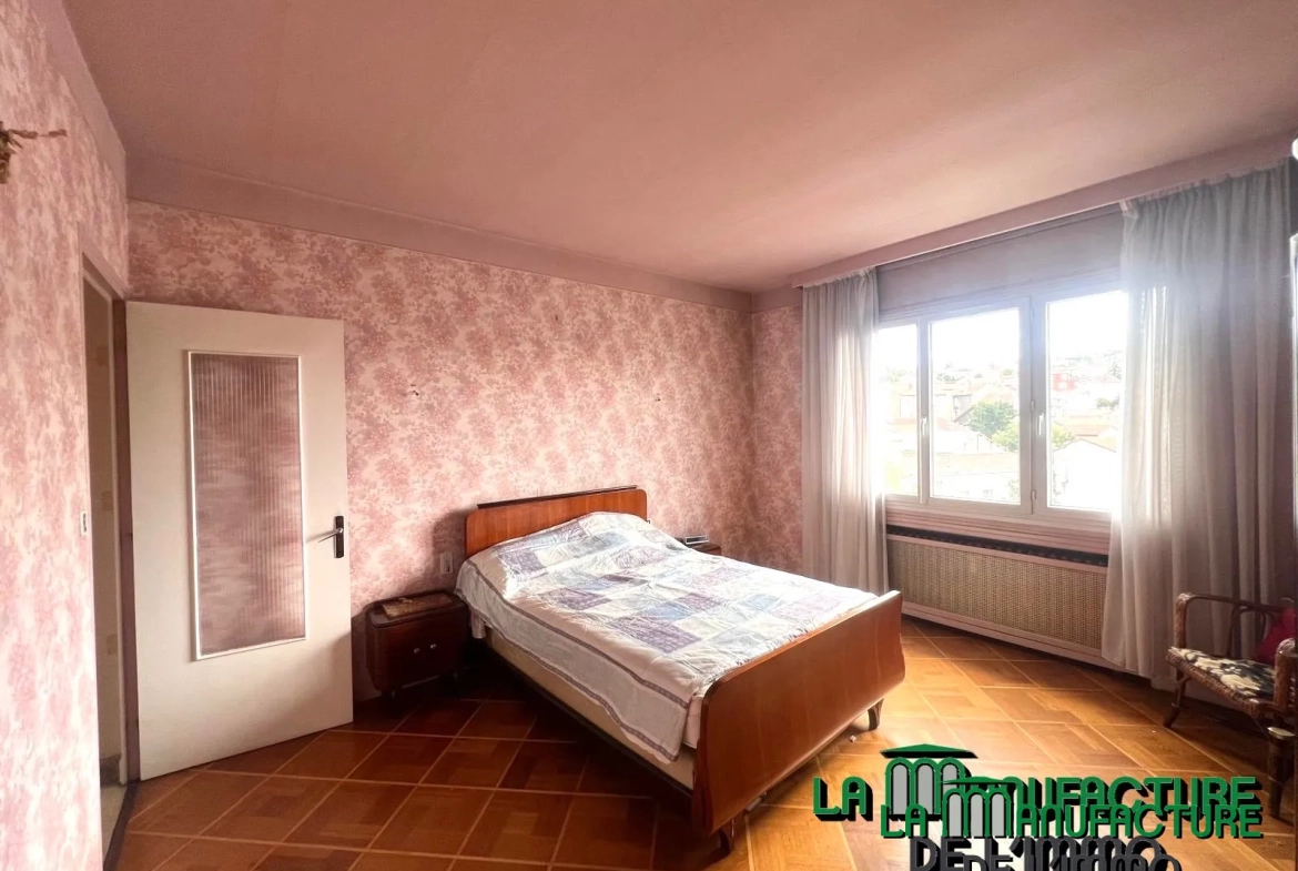 Appartement F5 lumineux avec balcons, cave et garage à Saint-Étienne Montieau 