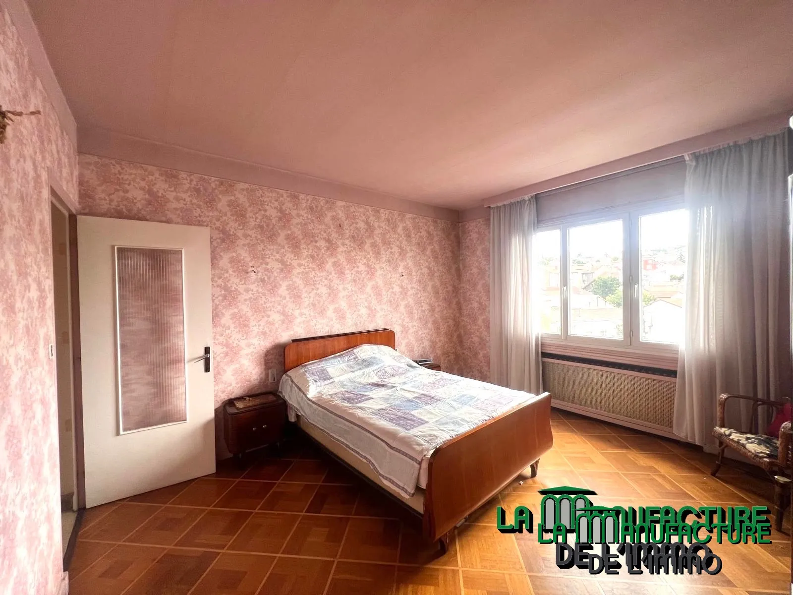 Appartement F5 lumineux avec balcons, cave et garage à Saint-Étienne Montieau 
