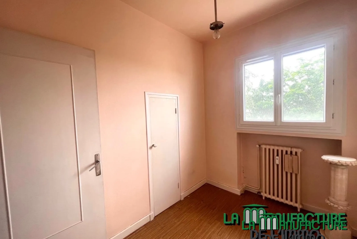 Appartement F5 lumineux avec balcons, cave et garage à Saint-Étienne Montieau 