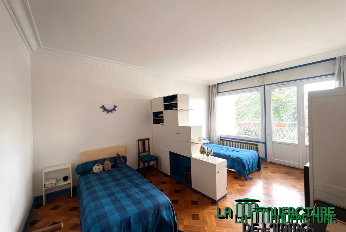 Appartement F5 lumineux avec balcons, cave et garage à Saint-Étienne Montieau 