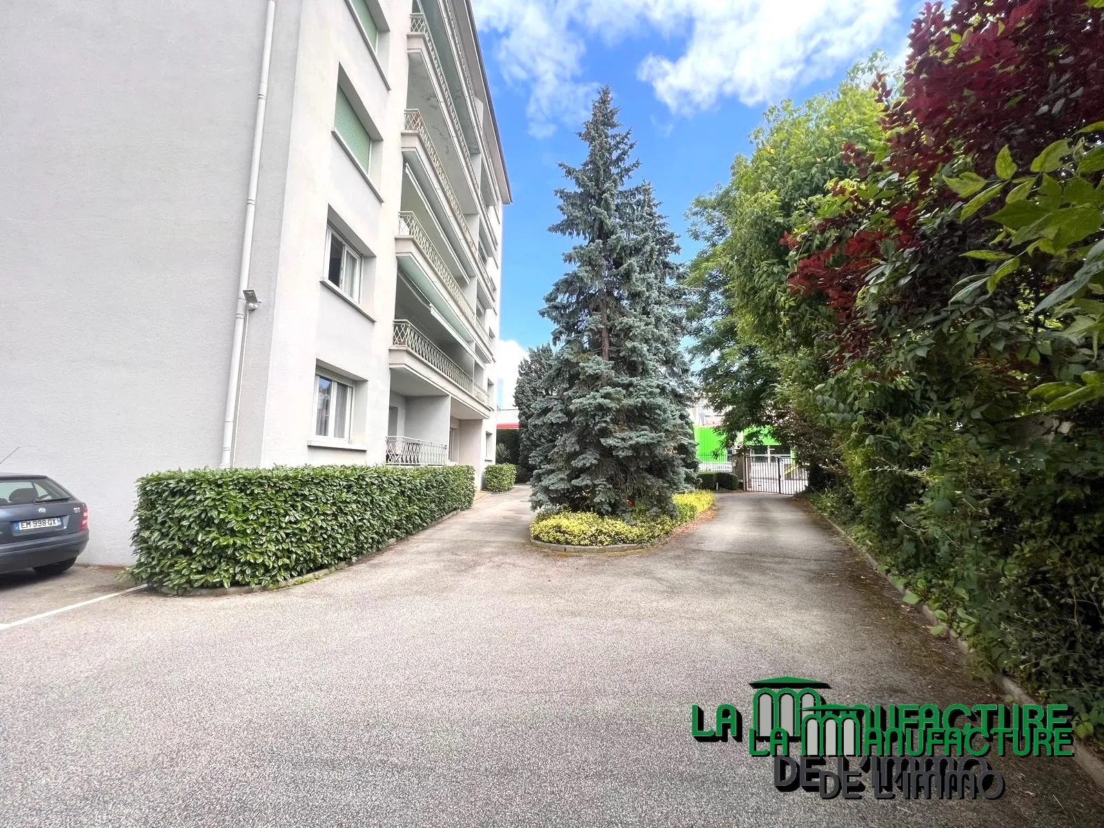 Appartement F5 lumineux avec balcons, cave et garage à Saint-Étienne Montieau 