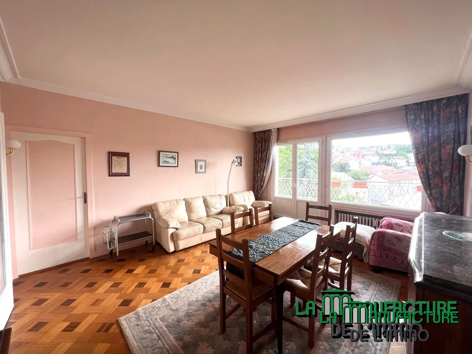 Appartement F5 lumineux avec balcons, cave et garage à Saint-Étienne Montieau 