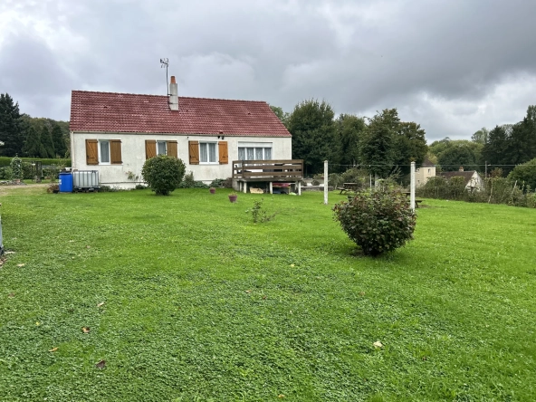 Belle maison de plain-pied à Nolay, 3 chambres, jardin et dépendances, proche Premery