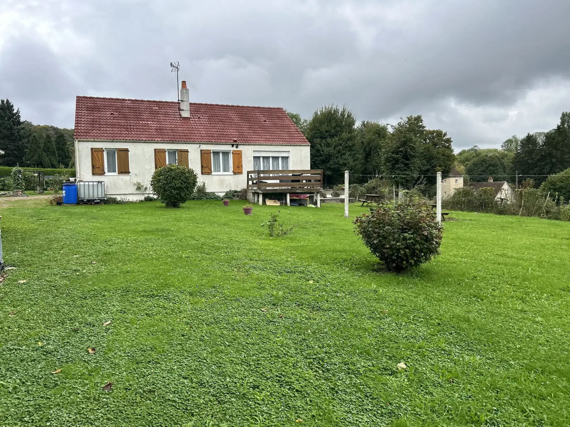 Belle maison de plain-pied à Nolay, 3 chambres, jardin et dépendances, proche Premery 