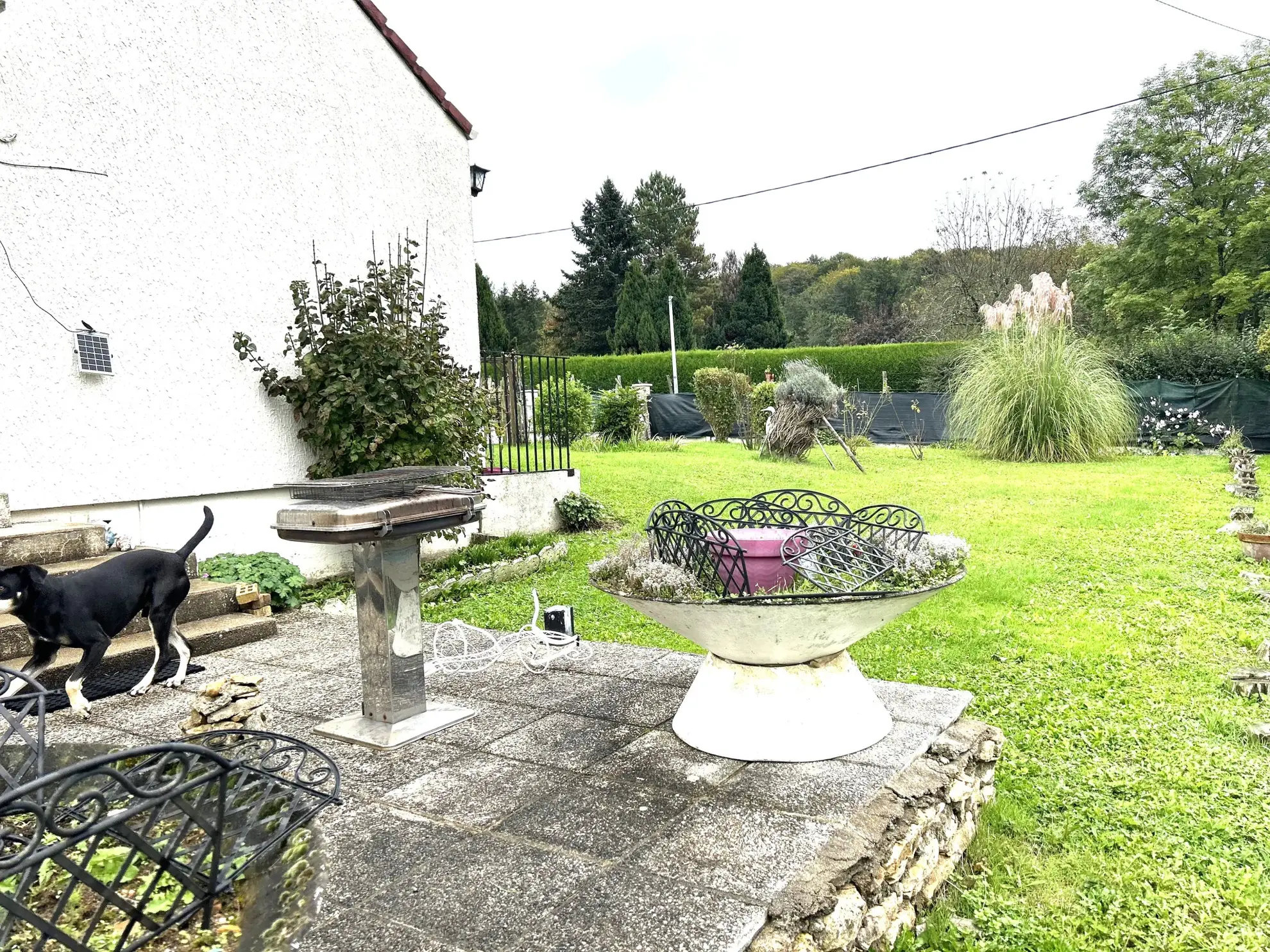Belle maison de plain-pied à Nolay, 3 chambres, jardin et dépendances, proche Premery 