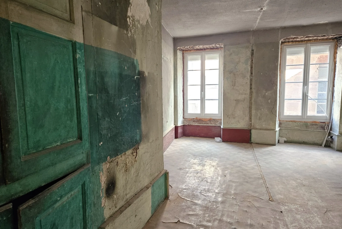 Appartement à rénover de 88 m² au centre de Rodez avec fort potentiel 