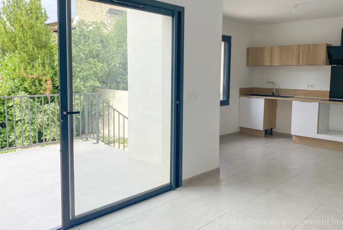 Maison neuve à Orange de 2020 avec garage, terrasse, cour et parking 