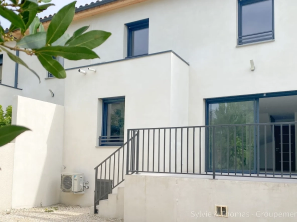 Maison neuve à Orange de 2020 avec garage, terrasse, cour et parking