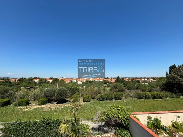 Appartement T4 avec terrasse, garage et vue à Pollestres 
