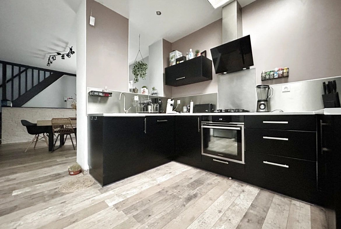 Maison semi-individuelle à Hénin Beaumont avec garage et jardin – Bonne affaire 