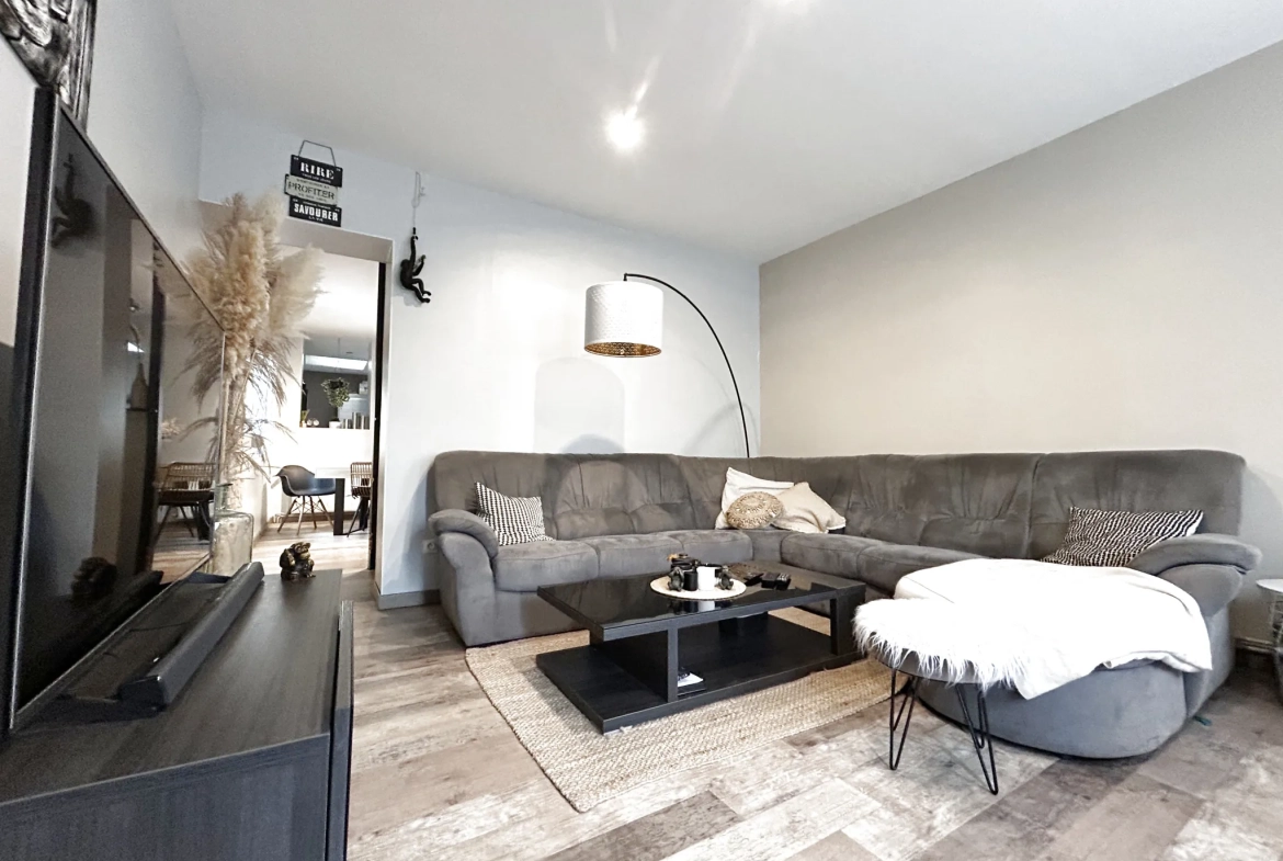 Maison semi-individuelle à Hénin Beaumont avec garage et jardin – Bonne affaire 