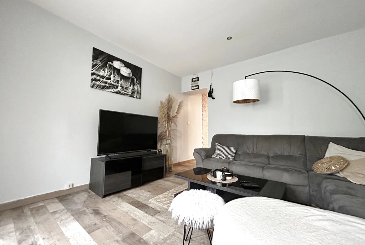 Maison semi-individuelle à Hénin Beaumont avec garage et jardin – Bonne affaire 