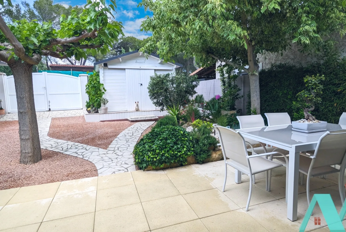 Charmante maison de 60 m² avec jardin et piscine au Castellet en vente 