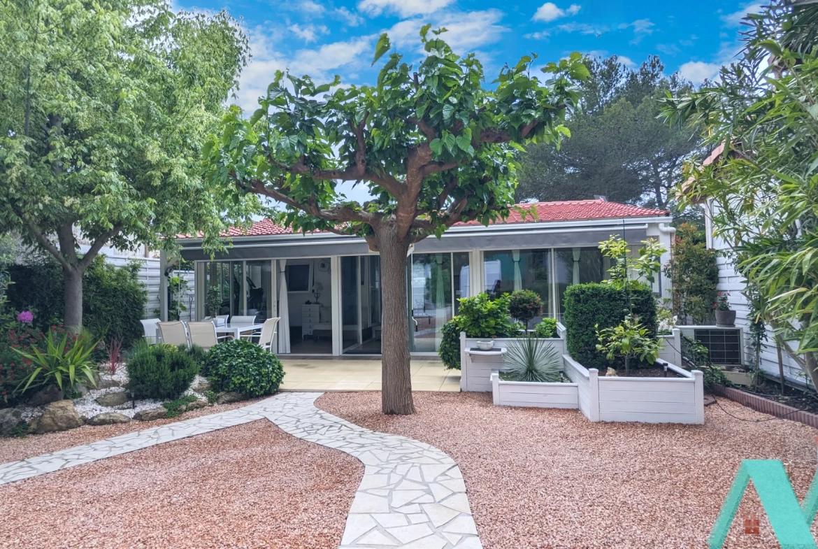 Charmante maison de 60 m² avec jardin et piscine au Castellet en vente 