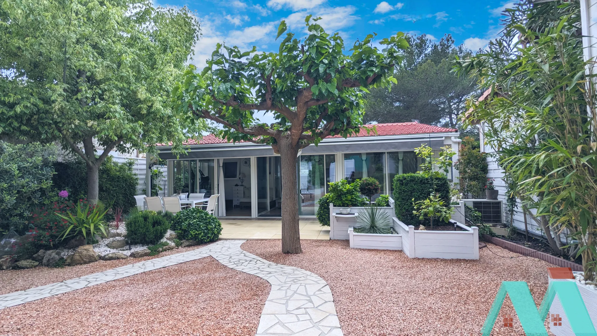 Charmante maison de 60 m² avec jardin et piscine au Castellet en vente 