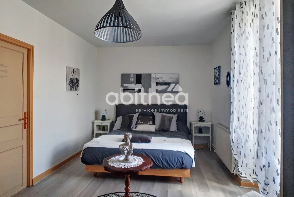 Maison charentaise spacieuse de 148 m² à Genouillac – 4 chambres, garage, jardin 